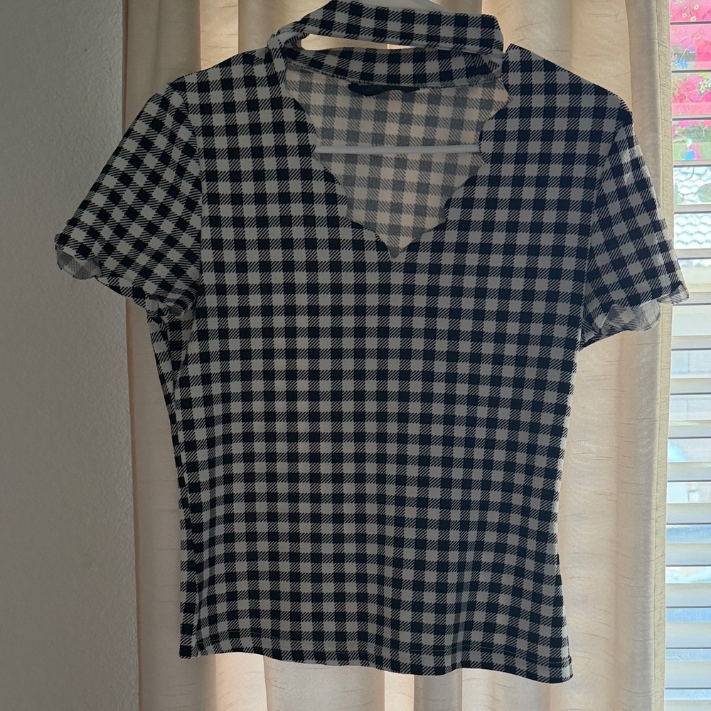 SHEIN Black & White Checkered Short-Sleeve V-Neck Top